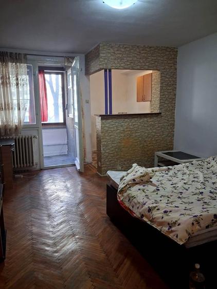 Garsonieră semidecomandată în Vest