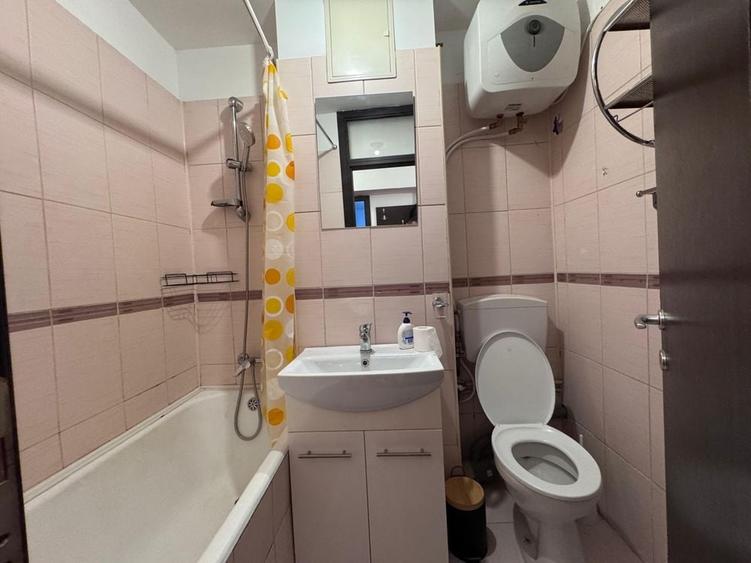 Garsonieră decomandată în Titulescu
