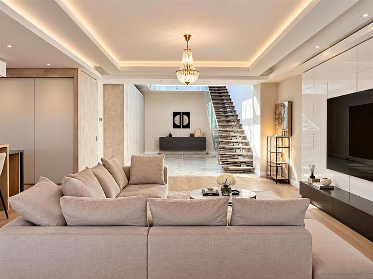 Penthouse cu 5 camere decomandat, mobilat în Herăstrău