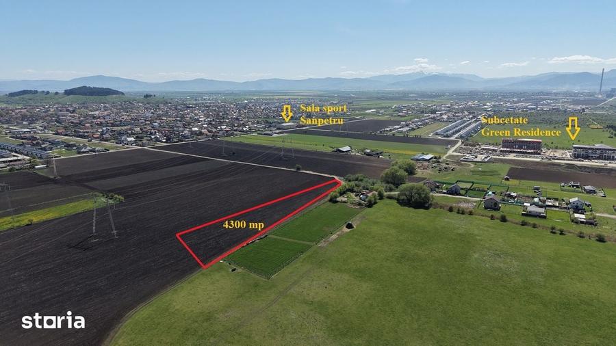 Teren de 4300 mp, în Sânpetru