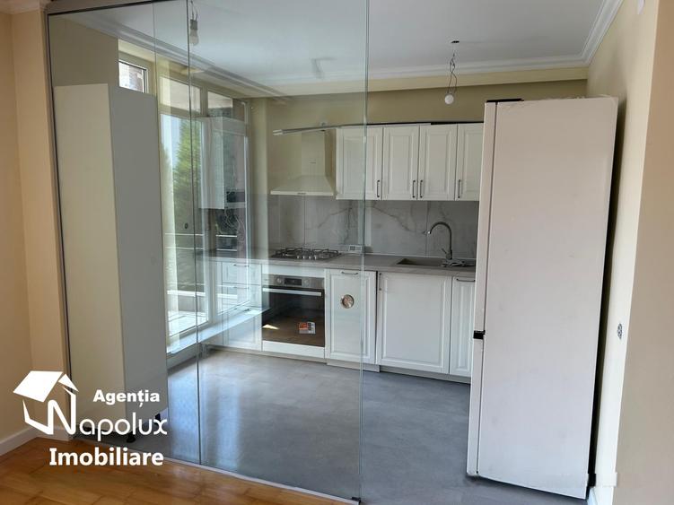 Apartament cu 2 camere semidecomandat, mobilat în Borhanci