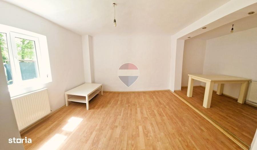 Casă cu 4 camere cu Teren 299 Mp în Șega