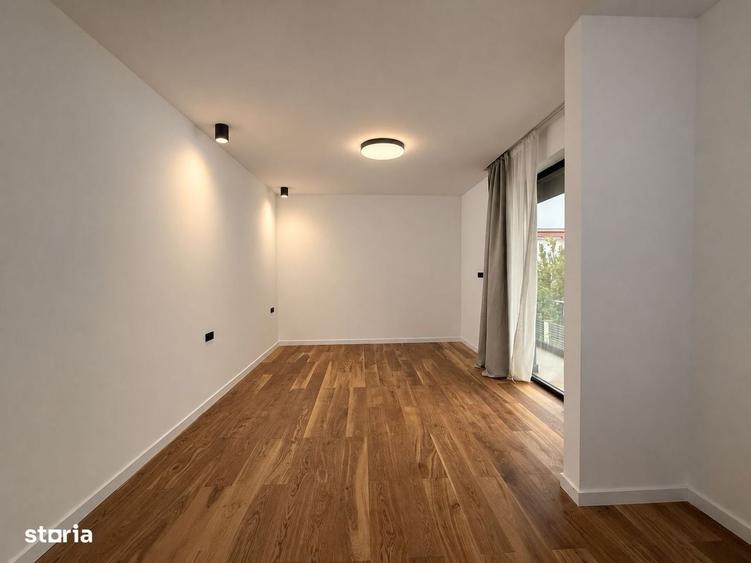 Casă cu 4 camere în Odăile