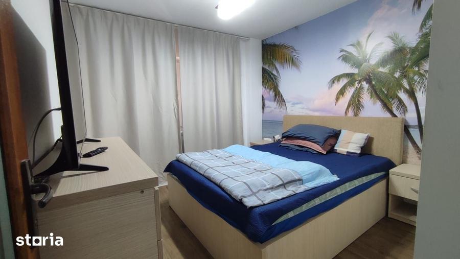 Apartament cu 3 camere decomandat în Micro 16