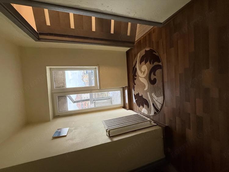 Apartament cu 5 camere decomandat în Central