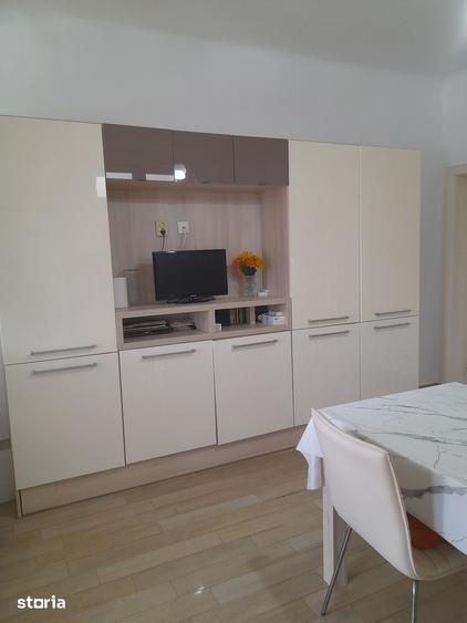 Casă cu 4 camere cu Teren 204 Mp în Burdea