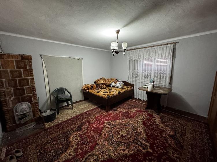 Casă cu 4 camere cu Teren 2800 Mp în Râpa