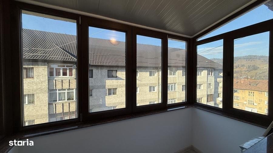 Apartament cu 4 camere decomandat în Central