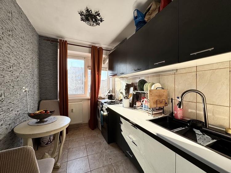 Apartament cu 2 camere semidecomandat, mobilat în Drumul Taberei — fotografia 2