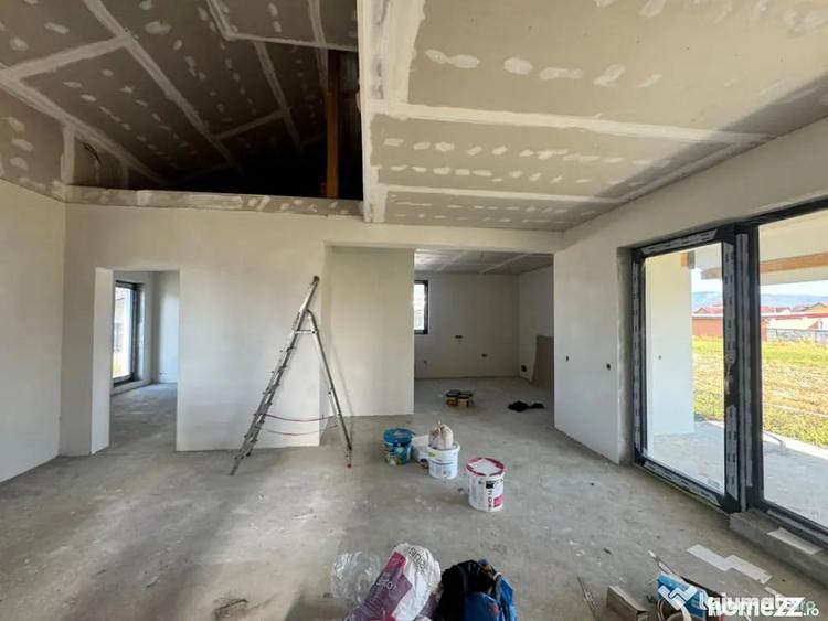 Casă cu 4 camere cu Teren 475 Mp în Mocira