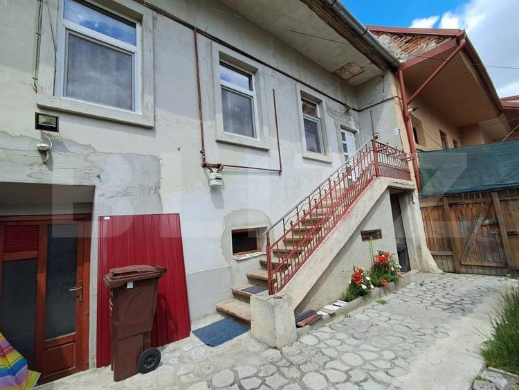 Casa Individuala Etaj si Demisol, zona Reghin - 1