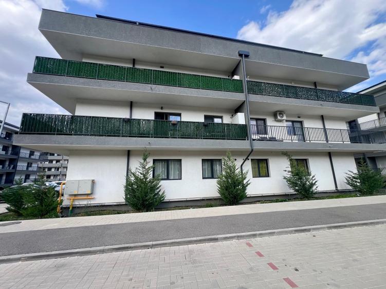 Apartament cu 3 camere decomandat în Florești