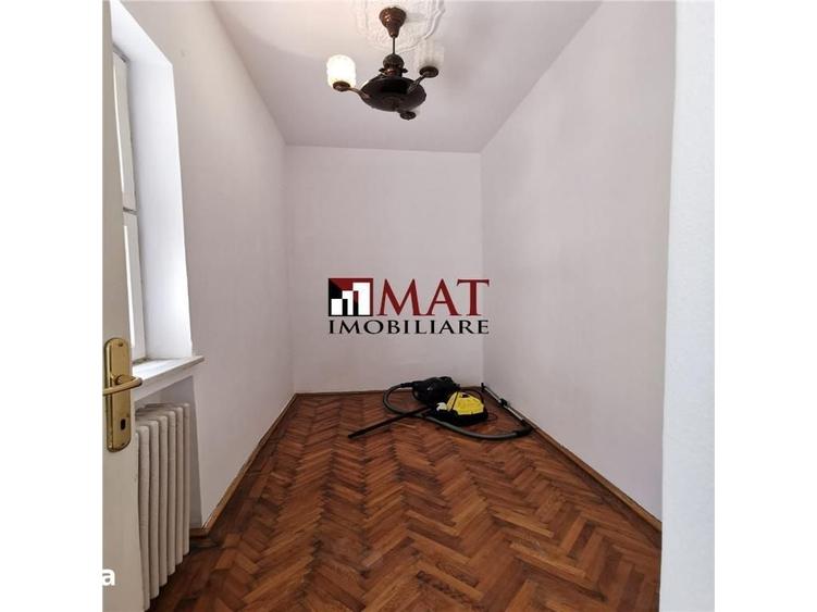 Apartament cu 5 camere în Central