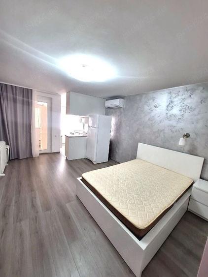 Garsonieră decomandată în Costin Georgian