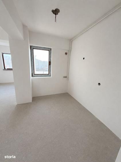 Apartament cu 3 camere decomandat în Aviației