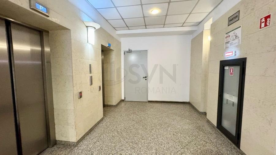 Birou, de 482 mp, în Universitate