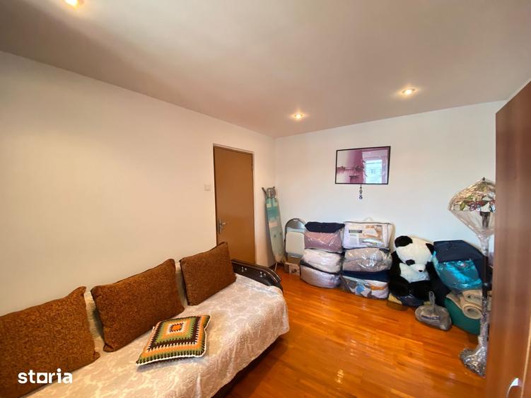 Apartament cu 3 camere semidecomandat, mobilat în Dristor