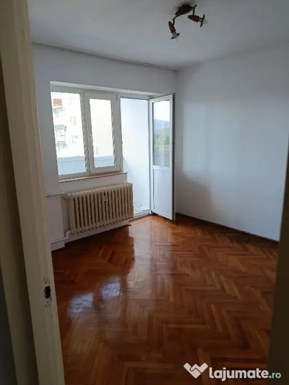 Apartament cu 2 camere str Herculane - 8