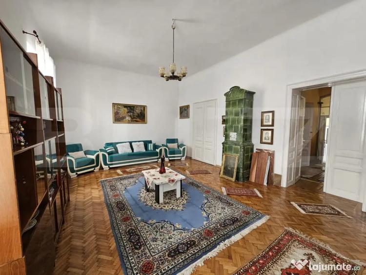 Casă cu 6 camere cu Teren 1000 Mp în Central