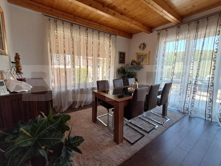 Casă individuală cu 5 camere cu Canalizare în Reghin