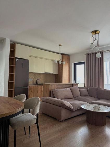 Apartament cu 2 camere semidecomandat, mobilat în 13 Septembrie