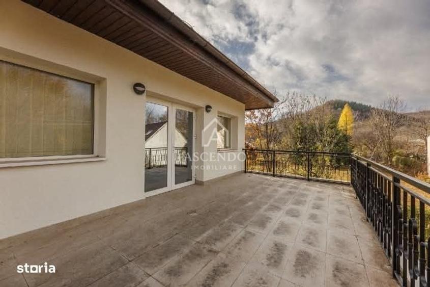Casă cu 4 camere în Breaza de Sus