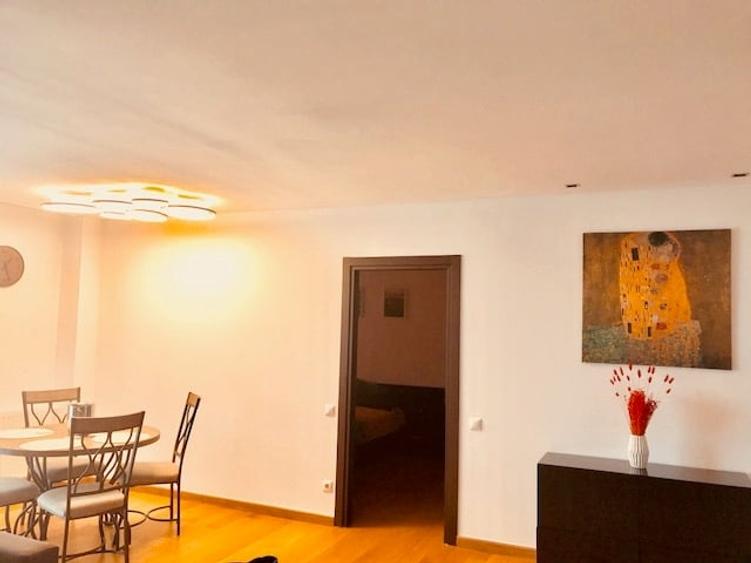 Apartament cu 2 camere decomandat, mobilat în Barbu Văcărescu