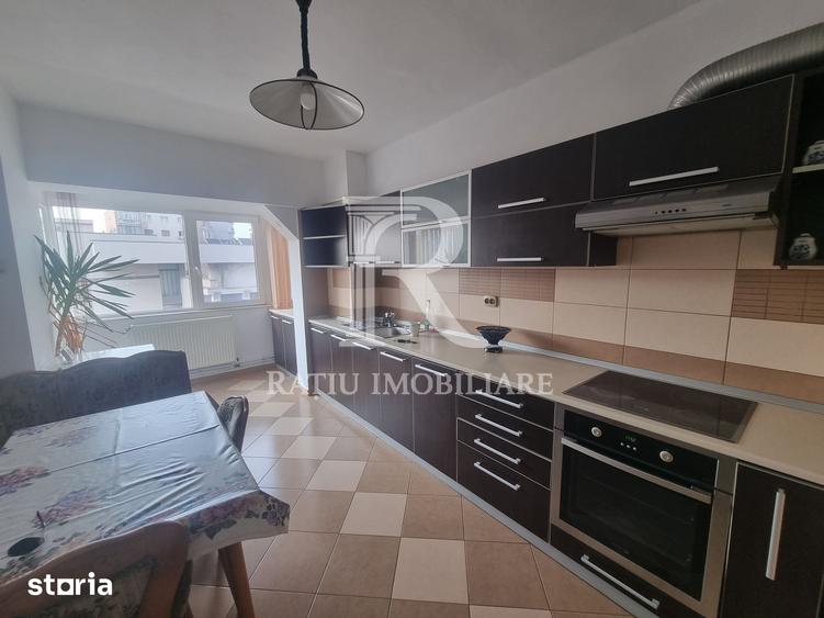 Apartament cu 3 camere, mobilat în Central