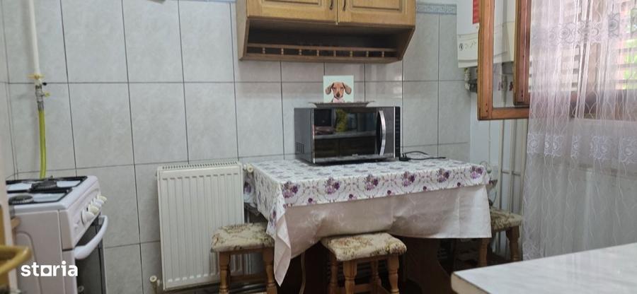 Casă cu 3 camere în Central
