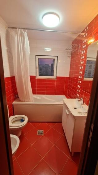 Apartament cu 2 camere decomandat, mobilat în Decebal
