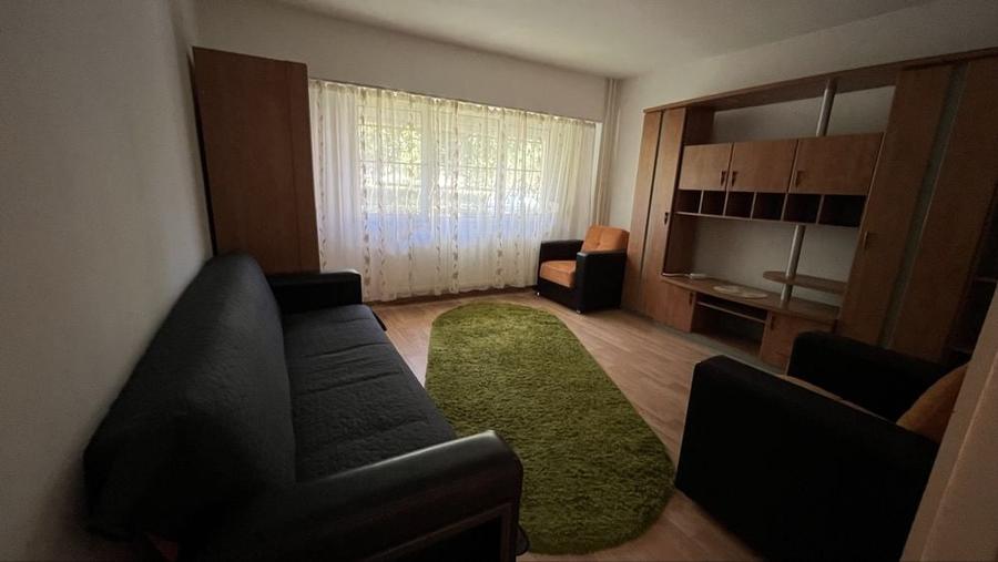 Garsonieră decomandată în Răcădău