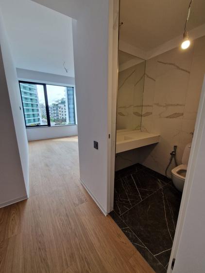 Apartament cu 3 camere decomandat, mobilat în Barbu Văcărescu