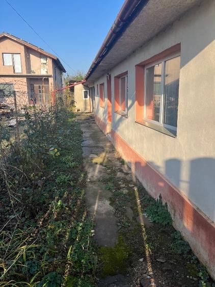 Casă individuală cu 4 camere cu Teren 439 Mp în Central