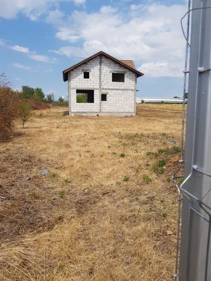 Casă cu 3 camere în Coșoveni