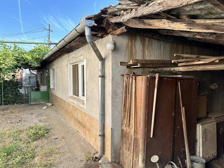 Casă cu 2 camere cu Teren 331 Mp în Central