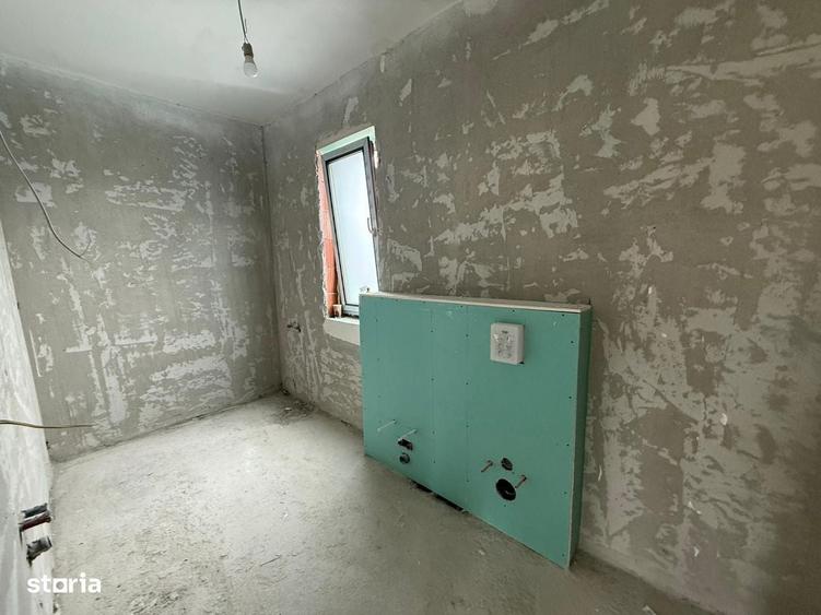 Casă cu 4 camere cu Teren 250 Mp în Prelungirea Ghencea