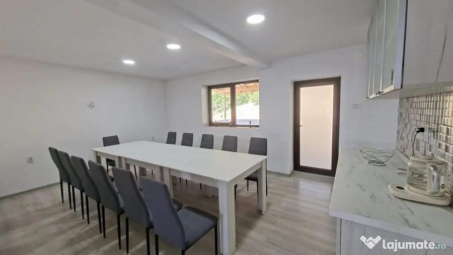 Casă cu 7 camere cu Teren 1200 Mp în Budeasa