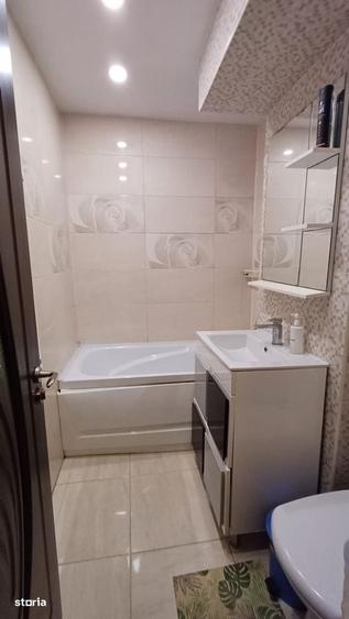 Apartament cu 2 camere semidecomandat în Craiovița Nouă