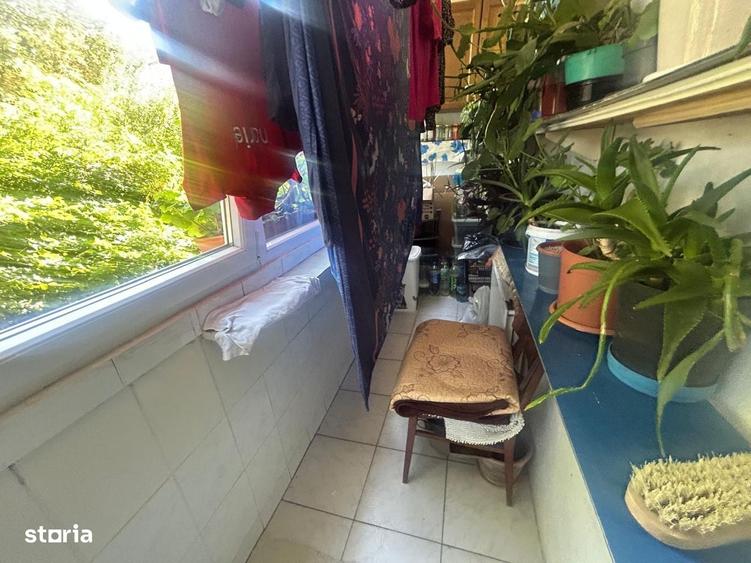 Apartement 3 camere zona spital etaj 1 - 18