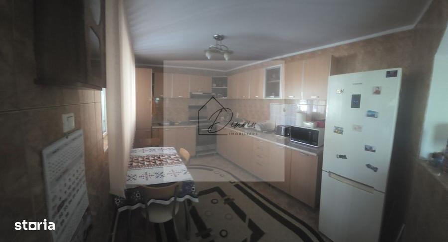 Casă cu 4 camere în Central