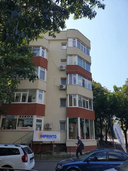 Garsonieră decomandată în Băneasa