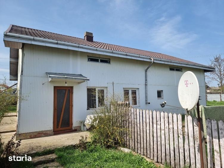 Casă cu 3 camere cu Teren 1850 Mp în Nicșeni
