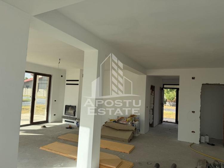 Casă individuală cu 5 camere cu Canalizare în Remetea Mare