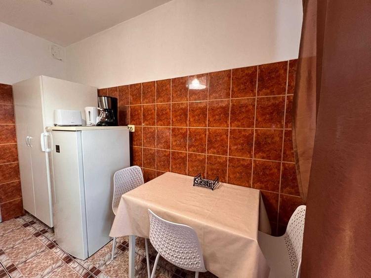 Apartament cu 4 camere decomandat în Hala Centrală