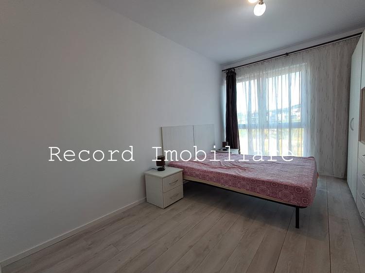 Apartament cu 3 camere semidecomandat în Bună Ziua