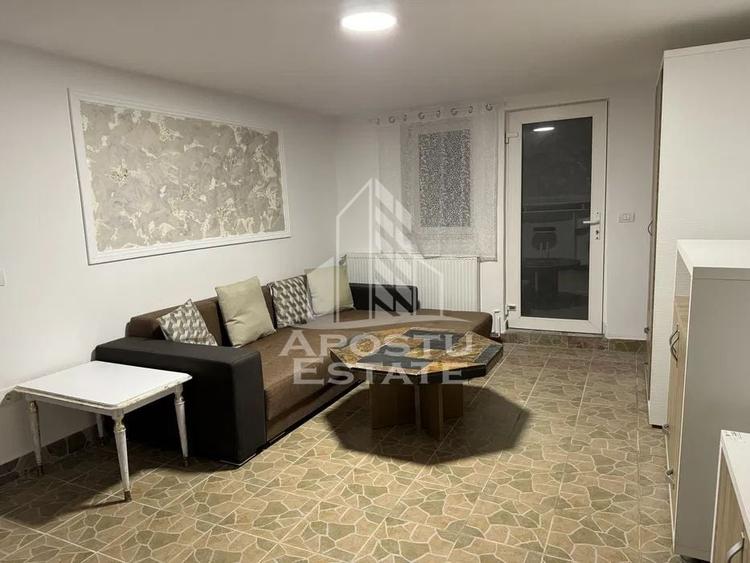 Apartament cu 2 camere decomandat, mobilat în Fratelia