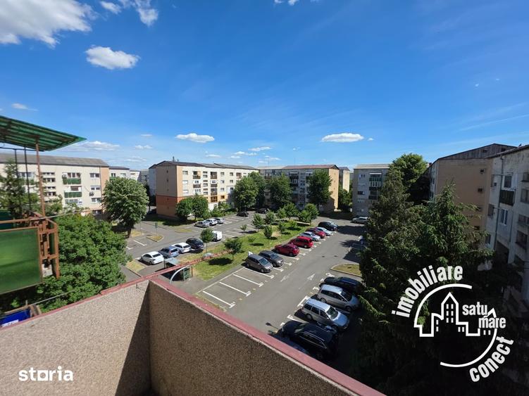 Apartament cu 3 camere semidecomandat în Micro 15