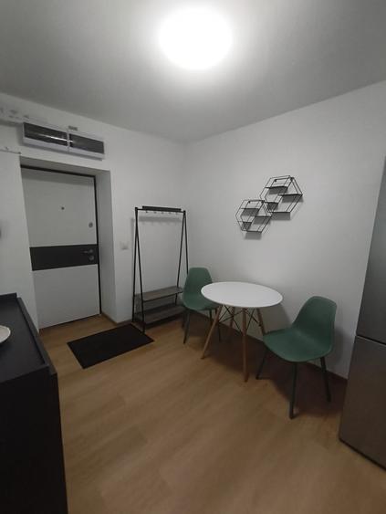 Garsonieră decomandată în Gorjului