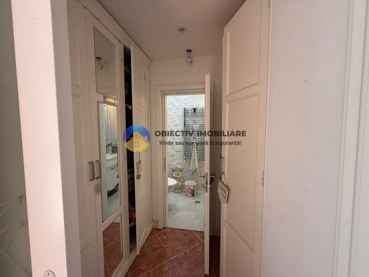 Casă individuală cu 6 camere cu Canalizare în Sărata