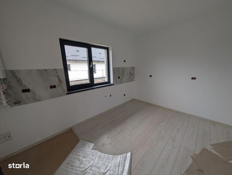 Casă cu 4 camere în Lilieci
